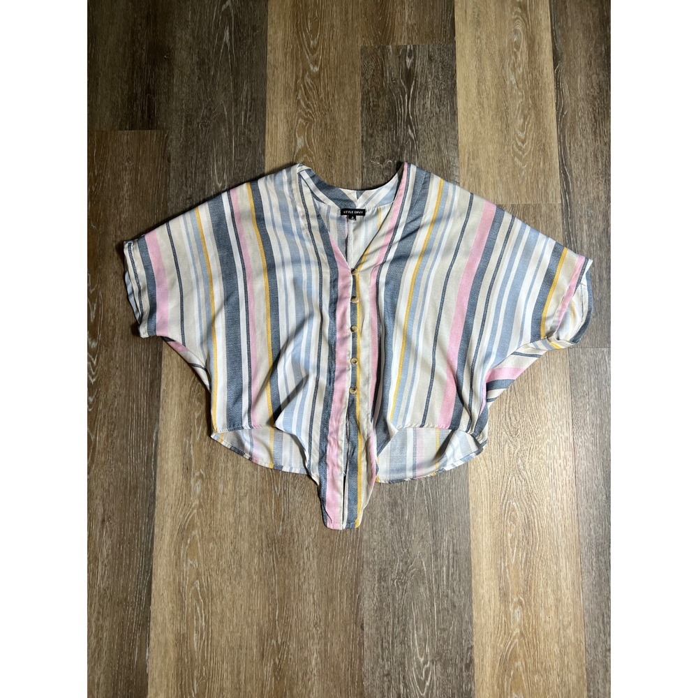 Style Envy Button Front Top Womens Small Multicolor Stripe‎ Tie Front Excellent